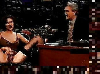 Brunette Babe Makes Her Pussy Squirt On the Tonight Show
