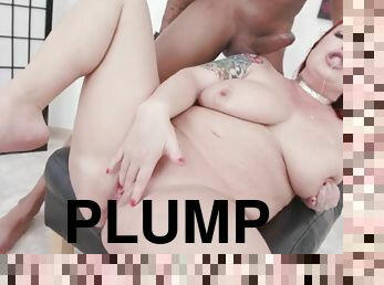 Redhead Plumper Cougar Tammy Jean Makes the Black Masseur Cum Inside of Her