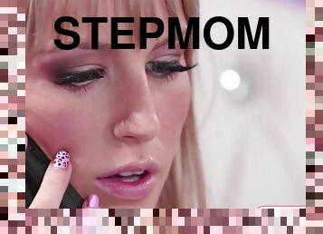 Stepteen takes a nude picture of stepmom