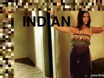 Sexy Indian Tease And Seduce A Man While Dancing