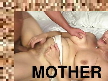mother I´d like to fuck lady humped in her hairy vagina - big hooters