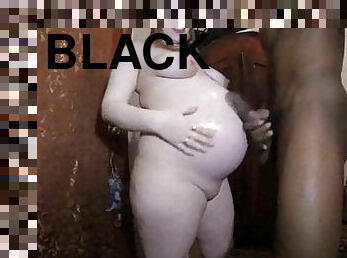 Big black dick cums on her pregnant belly