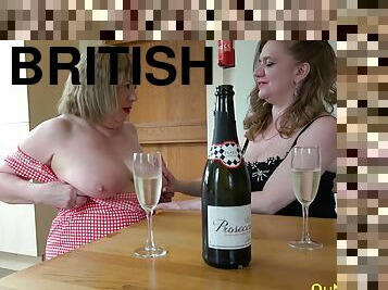 British mature ladies licking each others pussies and playing with sex toys