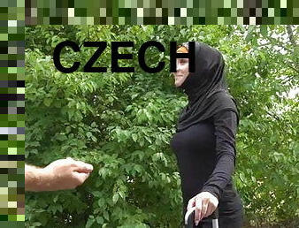 Czech taxi driver brought a Muslim woman for free