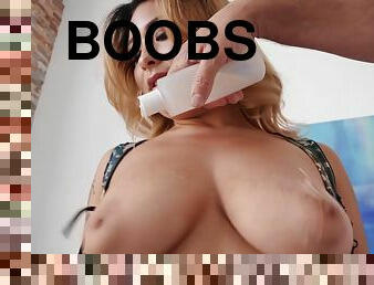 I love huge boobs of sizzling MILF pornstar Serena Skye