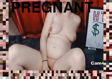 Lovely Pregnant Babe Playing With Her Cunt on Cam