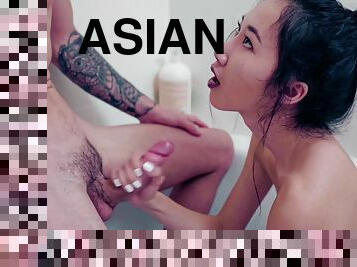 Asian girlfriend Luna X loves to be fucked from behind by her BF