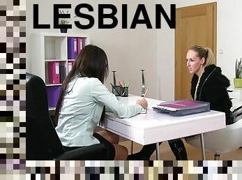 One on one lesbian action with desirable  Jenny Simons and Lara