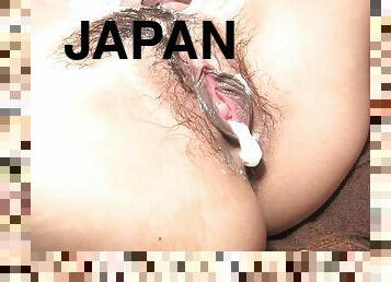 Sweet Japanese Rakia Motizuki pleases her friend's hard shaft in the bath