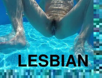 chatte-pussy, lesbienne, piscine