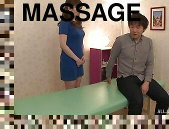 hand job during the massage is a fantasy for horny masseur Chino Azumi