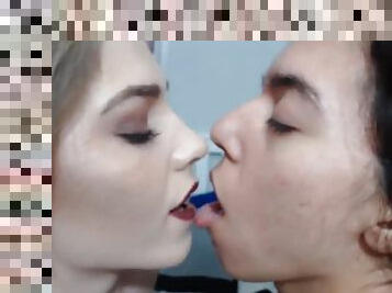Hot Babes Makes Lesbian Desires On Webcam