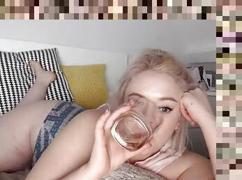 Naked blonde teen pussy masturbation on webcam