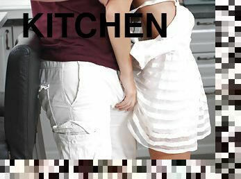 Kitchen anal action makes Kate Rich wanna explode from pleasure