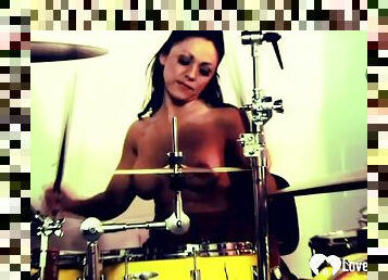 Drumming made her so thirsty for his dick