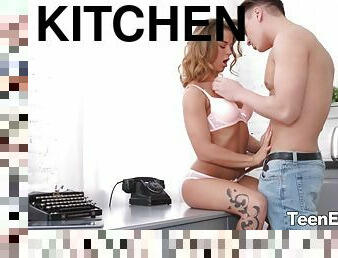 Hot Stuff Jenny Manson and Her Boyfriend Have Sex in the Kitchen