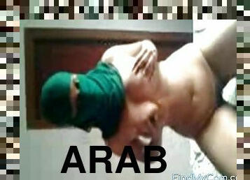 Dhaka girl wearing hijab on her face and masturbates on cam for her boyfriend