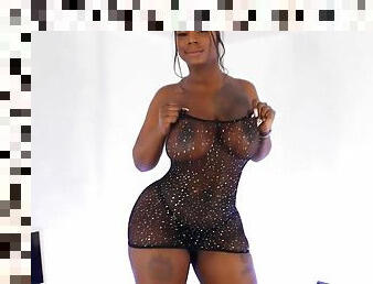 Ebony stripper with large black butt in velvet twerk and tease - Striptease