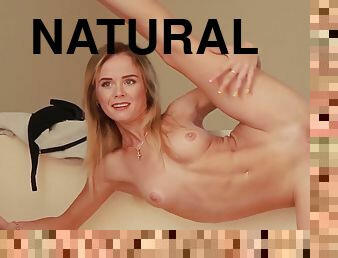 flexible teen contortionist rubbing her wet shaved pussy in crazy positions