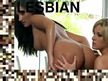 Horny ladies in naughty pussy licking in lesbian adventure