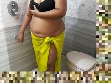 Saudi Hot MILF Stepmom has sex with bathroom water pipe
