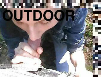 Outdoor quick blowjob by Tanya and Andrew