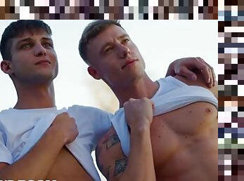 Tattooed hunk Justin Matthews fucks Jock Elliot Finn