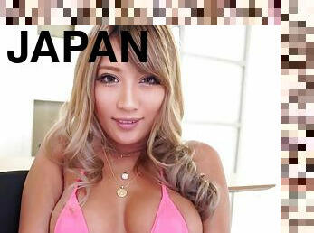 Japanese glamour girl teases her body and sucks a dick