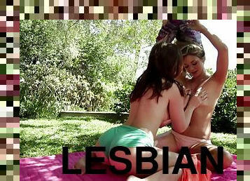 בחוץ, לסבית-lesbian, כוכבת-פורנו, תחתוני-נשים, נשיקות, יפה-pretty