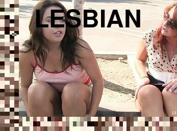 Savannah Fox shows her how much fun lesbian sex is