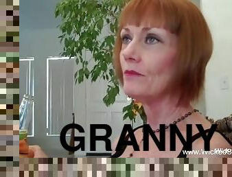 fellation, ejaculation-sur-le-corps, granny, milf, rousse, sur-le-visage