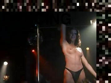 Sexy Shannon Elizabeth Pole Dancing Topless