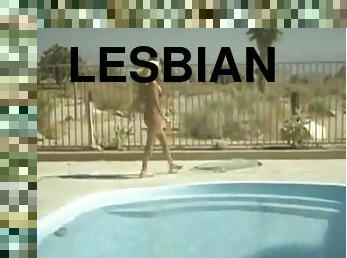 en-plein-air, chatte-pussy, lesbienne, doigtage, naturel, piscine, bikini, rasé