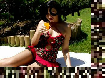 Fantastic outdoor solo clip with gorgeous brunette Kety