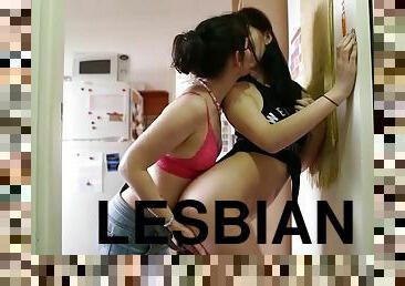 Lulu and Dion Teen Lesbian Fucking - ersties