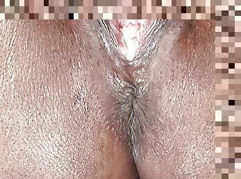 clitoris, pasarica, nevasta, bunicuta, slobozita, negru, cu-degetelul, sot, sperma, de-aproape