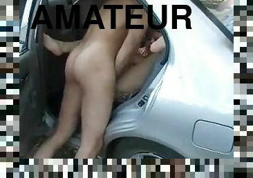 Amateur anal hardcore in a small car