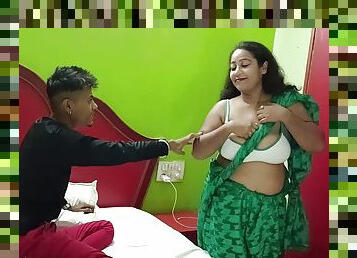 Hot Kamwali Bhabhi Fucking with Young Boy! With clear Hindi Audio
