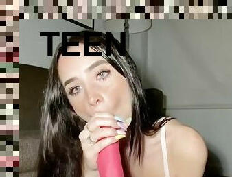 Joi teen