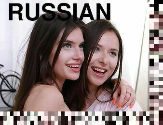 FFM threesome with Russian chicks - BloomLambie and Stefany Kyler