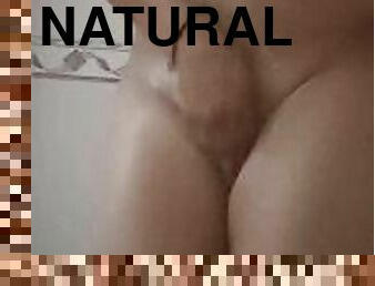 Mandy, natural en la ducha