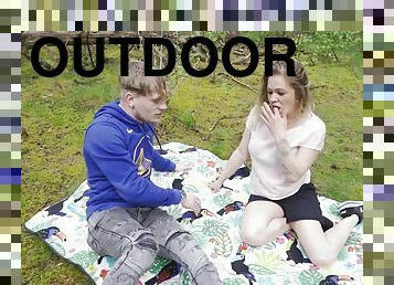 Outdoor dicking in the forest with Leonie and her naughty BF