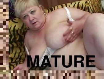 Blond mature BBW whore in pleasure