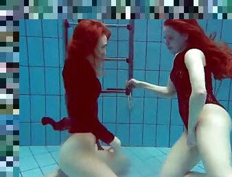 Diana and simonna hot lesbians underwater