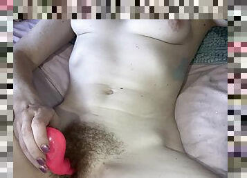 Mega hot MILF is far too horny to sleep and so starts wanking and edging at 0345 as she wants a super intense orgasm