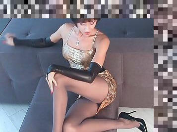 10 pantyhose solo show