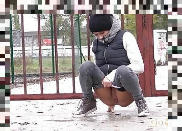 Pissing in public on a winter day