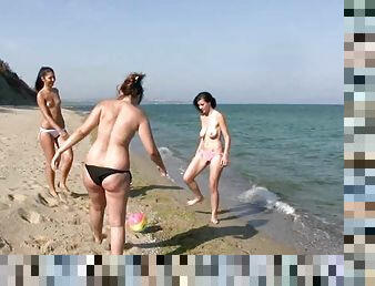 nudyści, publiczne, cipka, plaża, 3kąt, naturalne, bikini, ogolone