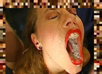 Magdalena loves to swallow cum