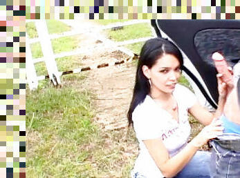 Sensual dark-haired Latina Savanna Cruz makes an outdoor blowjob